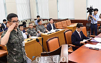 [포토] 국방위 전체회의, 북한 미사일 관련 긴급 현안보고