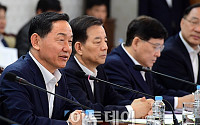 [포토] 국정현안점검조정회의 첫 참석한 김상곤 부총리