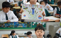 김정숙 여사, 군산 초등생 ‘보고싶다’ 손편지에 ‘직접 방문’ 화답