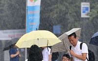 [일기예보] 오늘 날씨, 전국 장마전선 영향으로 곳곳에 비…예상 강수량 '최대 100mm' &quot;미세먼지 보통&quot;