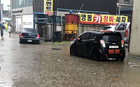 폭우로 제2자유로 강매나들목 도로 침수 '차량 전면 통제'…경인선도 한 때 운행 중단