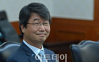 [포토] 미소짓는 김지형 공론화위원장