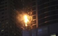두바이 84층 빌딩서 2년 반 만에 또 대형 화재…사상자 보고 안 돼