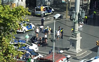 스페인 차량 테러 희생자 추모 물결…스페인 경찰, 네번째 용의자 검거