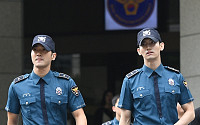 [BZ포토] 최시원-최강창민, 의경 전역 '팬들 곁으로'