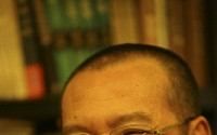 노벨 평화상에 中 인권운동가 류샤오보(상보)