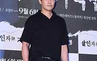 [BZ포토] 박성웅, '무난한 패션으로 멋있게'