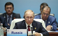 푸틴 러시아 대통령 “북한, 정권 안정 보장해주면 핵 포기할 수도”