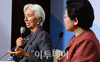 [포토] 질문에 답하는 크리스틴 라가르드 IMF 총재