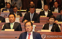 최저임금 3조 보전…한국당 “예타 하자”