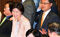 [포토] 김명수 대법원장 임명동의안 가결, 미소짓는 여당