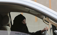 ‘脫 석유’ 속도 내는 사우디, 여성 운전도 해금