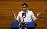 필리핀 두테르테, 지지율 48%로 급락…취임 후 최저