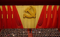 지도부 싹 바뀌었지만…‘시진핑 2.0시대’에도 女 정치인사 없는 이유는?