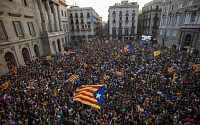 스페인, 카탈루냐 독립 선포에 자치정부 해산 강경 대응