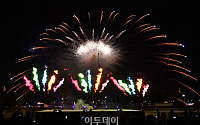 [포토] 인천 밤하늘 수놓는 불꽃의 향연