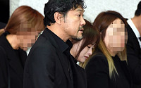[BZ포토] 정진영, '고 김주혁' 떠나보내는 비통함