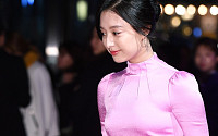 [BZ포토] 김지원, 샤방샤방 핑크빛 미모