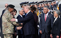 [포토]주한미군 격려하는 트럼프 대통령 '방한일정돌입'