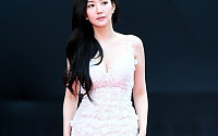 [BZ포토] 박민영, 시선 집중시키는 화려한 드레스