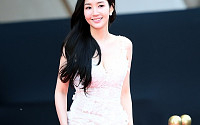 [BZ포토] 박민영, 레드카펫 수 놓은 화이트 드레스