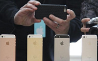 애플, '아이폰SE2' 올 3월 출시설…&quot;보급형 모델로 위기 타파?&quot;