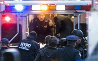 미국 뉴욕, 폭탄 테러에 4명 부상…용의자는 27세의 방글라데시 이민자