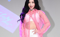 [BZ포토] 레이샤 고은, 살짝 걸친 핑크빛 시스루