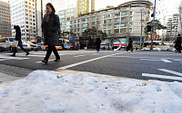 [일기예보] 오늘 날씨, 전국 대체로 맑고 곳곳에 눈 또는 비…한파 이어져 '서울 낮 -2도' &quot;미세먼지 보통&quot;