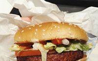 맥도날드 채식주의자용 '맥비건 버거', 패티는 뭐로 만들까?