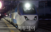 [포토] 서울역 도착한 강릉발 첫 KTX 경강선