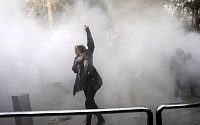 이란 각지서 ‘생활고’ 반정부 시위 격화...로하니, 중도·개혁 노선 위기