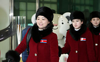 [포토] 환한 모습의 북한 응원단