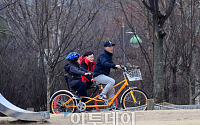 [포토] 봄맞이 자전거타는 시민