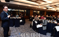 [포토] 여성금융인네트워크 정례모임 참석한 민병두 의원