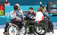 [평창 패럴림픽] 한국 휠체어컬링, 캐나다에 7-5 승리…4전 전승으로 4강 진출 '파란불'