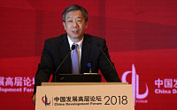 인민은행 총재 “중국 금융 개방하되 금융위기는 막을 것”