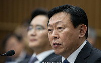 신동빈, '국정농단·경영비리' 같은 재판부 판단 받는다