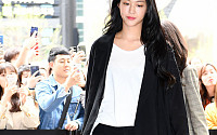 [BZ포토] AOA 설현, 강남역 들썩이게 만드는 미모