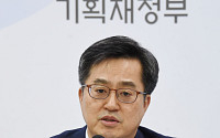 김동연 부총리 “한국지엠 10년간 못 나간다, 제도적으로 보장”