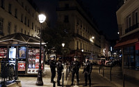 파리 도심서 괴한 흉기 난동…범인 포함 2명 사망·4명 부상
