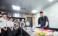 [사회공헌] CJ그룹, 요리 700시간 교육받으면 직접 채용