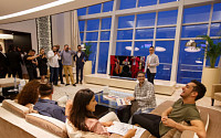 삼성전자, 두바이서 QLED TV 출시 행사… 중동 프리미엄 TV 공략 나서