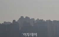 [포토] '오늘 날씨 왜 이래?' 미세먼지, 황사로 뒤덮인 서울