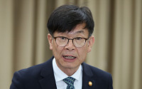 김상조 공정위원장 “아시아나, 법위반 사항 발견시 엄중조처할 것”