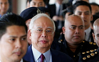 나집 전 말레이시아 총리, 부패 혐의로 기소…5조원 빼돌려