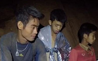 태국 동굴 코치, 가장 먼저 탈출했단 '가짜 뉴스' 쏟아져…9일 동안 물만 먹고 음식 양보