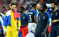 [2018 러시아 월드컵] 프랑스, 크로아티아와 꺾고 20년 만에 우승…데샹 감독·음바페·요리스의 새 기록은?