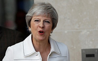 메이 영국 총리 지지율 30%로 급락...“소프트 브렉시트 추진 여파”