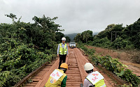 SK건설, 라오스 침수지역 8km 도로 복구 완료